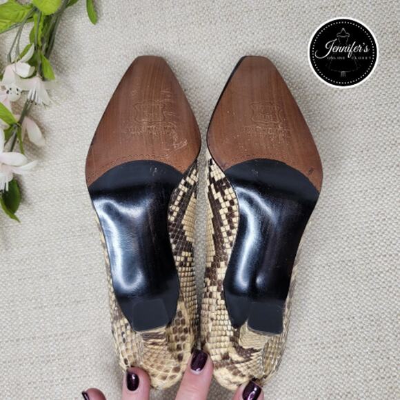 Stuart Weitzman Women's Vintage '80's Suave Leather Snakeskin Pumps - Picture 12 of 16